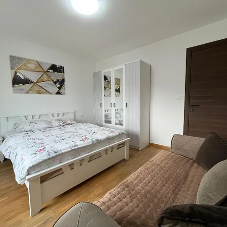 Lejlighed Lux Rose 2 80m2 *